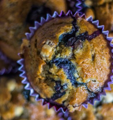 Blueberry and White Chocolate Muffins desktop