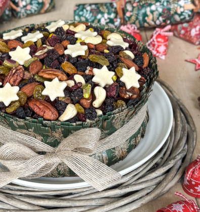 Mellow Yellow Christmas Cake