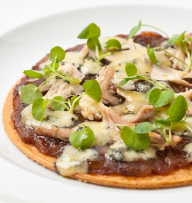 Caramelised onion and turkey tart desktop