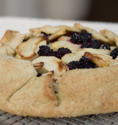 apple blackberry galette desktop