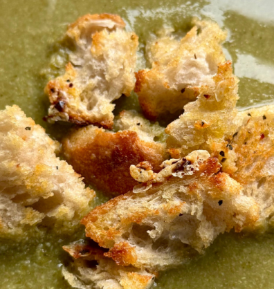Green and beans soup with cheesy sourdough croutons