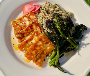Hot Honey Halloumi Grains Bowl