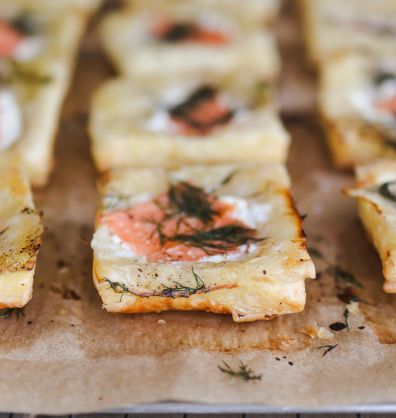 Smoked salmon & Cream cheese canapes