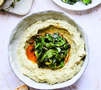 Fluffy leek dip with spring greens
